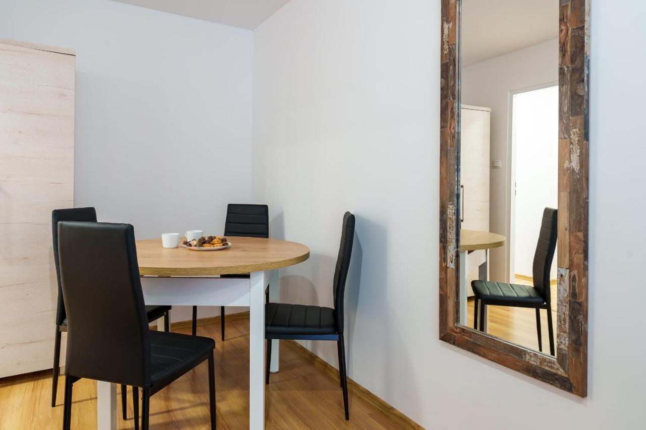 Apartament Pod Swierkiem - Pet Friendly - 2 Osobne Pokoje Dla Max 5 Osob - Space Apart Jelenia Góra Extérieur photo