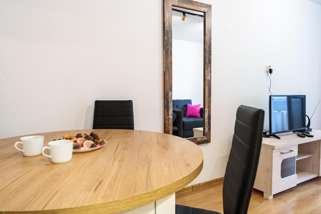 Apartament Pod Swierkiem - Pet Friendly - 2 Osobne Pokoje Dla Max 5 Osob - Space Apart Jelenia Góra Extérieur photo